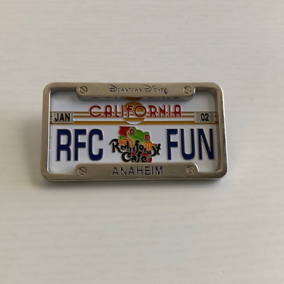 Accessories - Anaheim Downtown Disney Rainforest Cafe License Plate Trading Pin